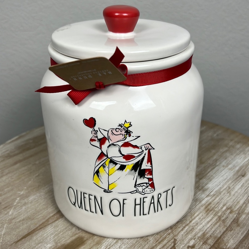 NWT Rae Dunn Disney Queen Of Hearts Alice and Wonderland Cookie Jar